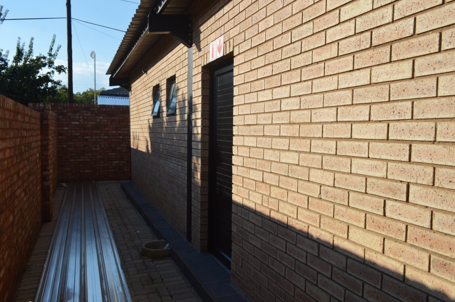 Commercial Property for Sale in Irene Park North West